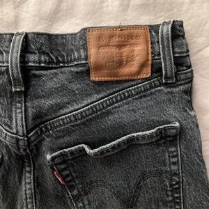 Levi's Ribcage Straight Ankle Jeans (black wash)